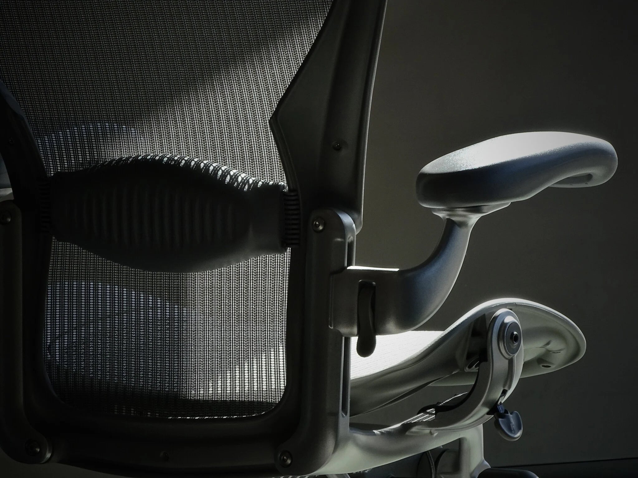 Refurbished Herman Miller Aeron Chair Classic (Titanium)