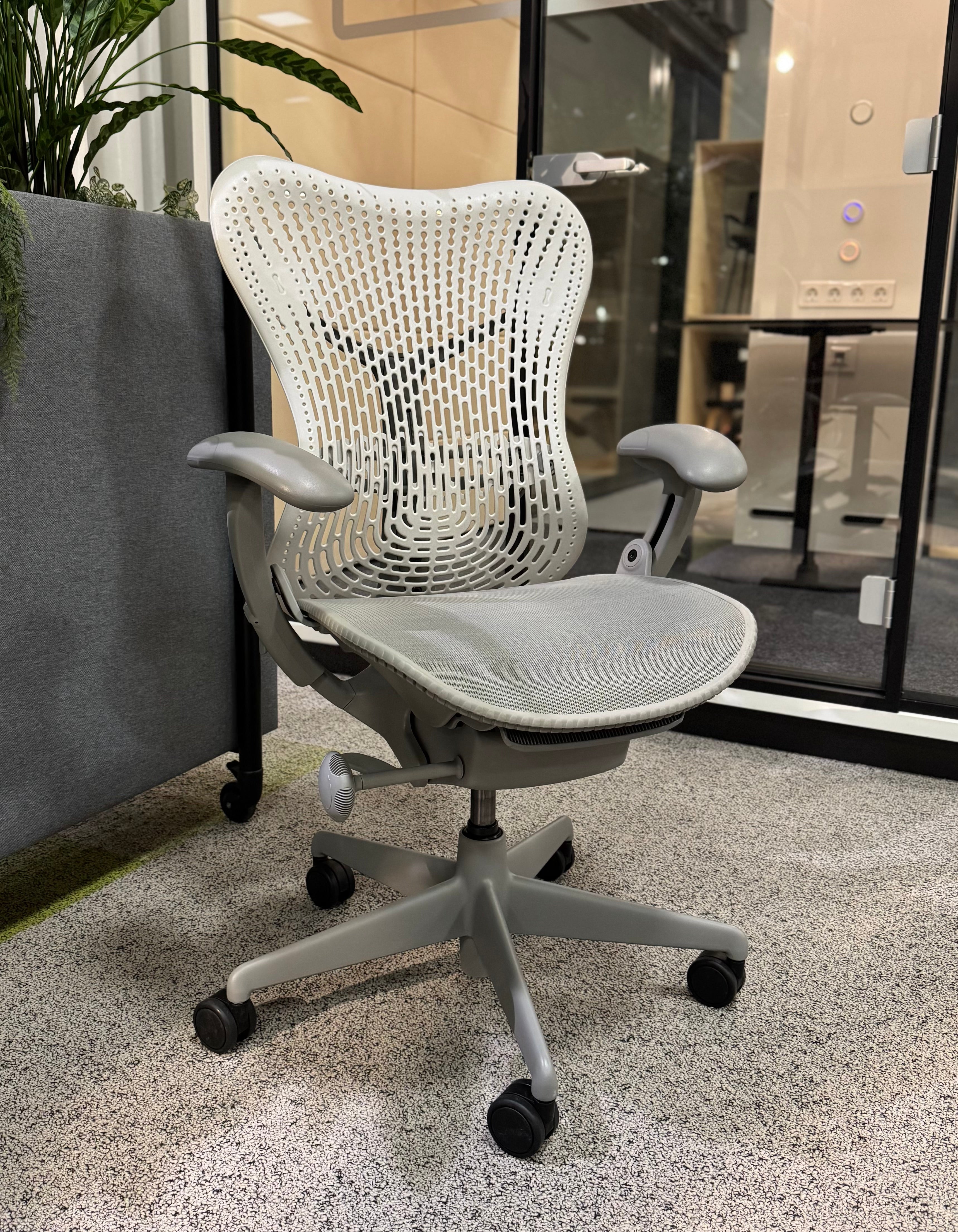 【美品】Herman Miller ハーマンミラー　オーリン【白】 オーリンモニターアーム