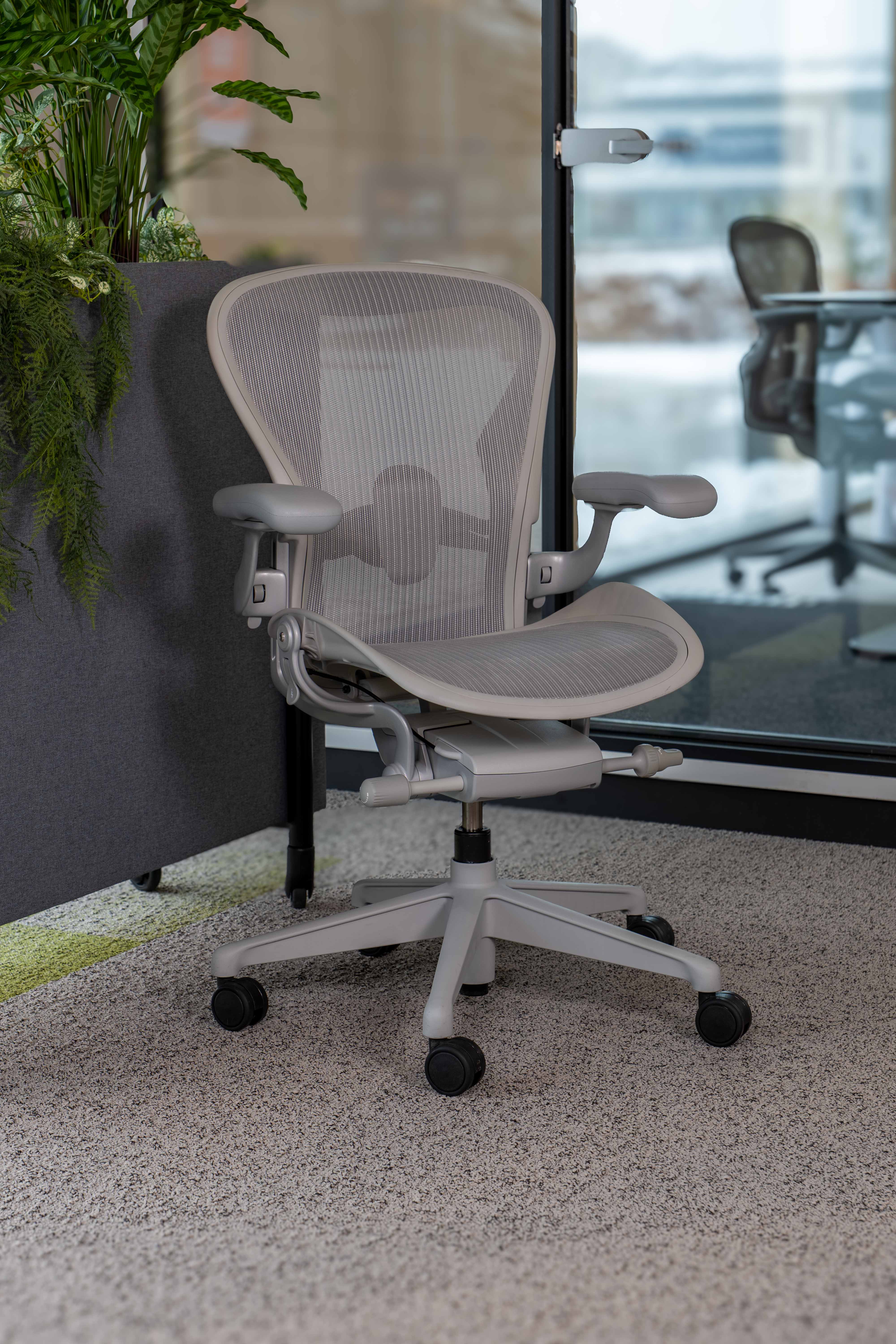 Herman Miller Aeron Remastered Mineral Refurbished